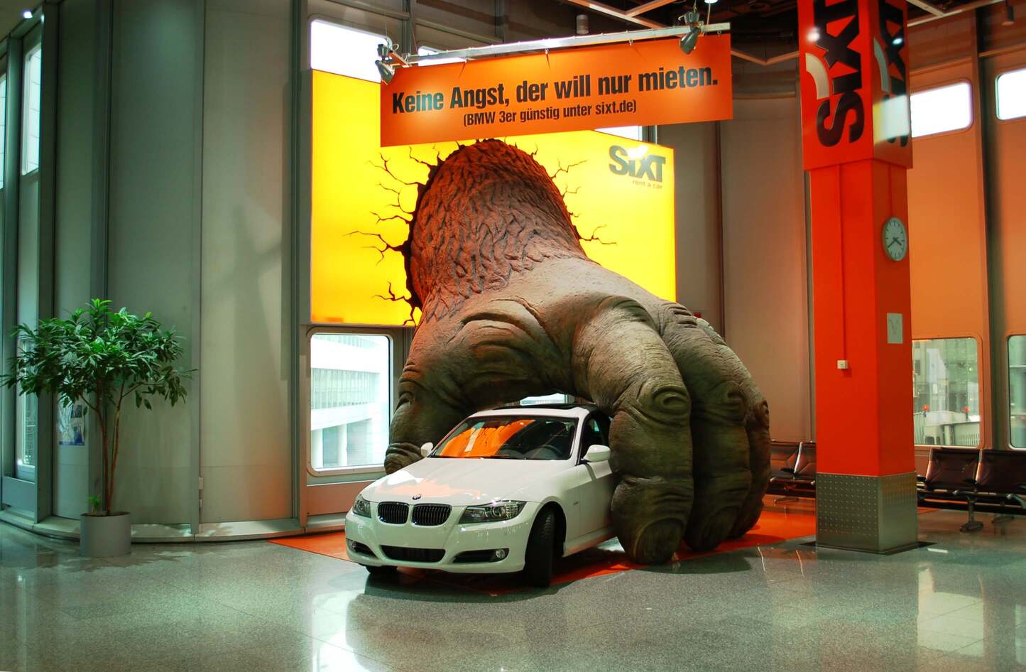 Marketing de Guerrilla. Publicidad Sixt impactante
