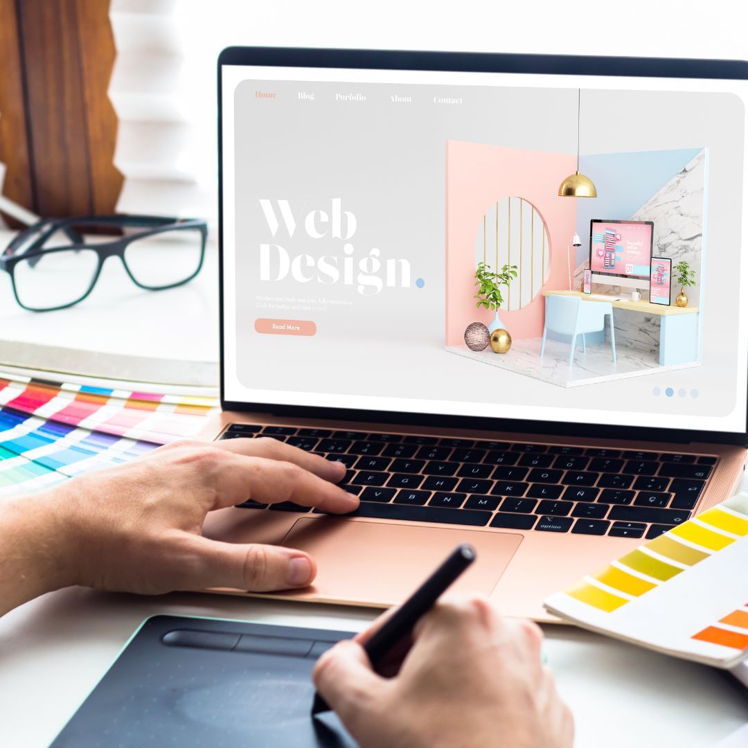 Ordenador Portátil con diseño web